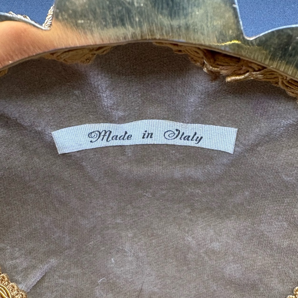 Metal Clam Shell Purse - Picture 4 of 5